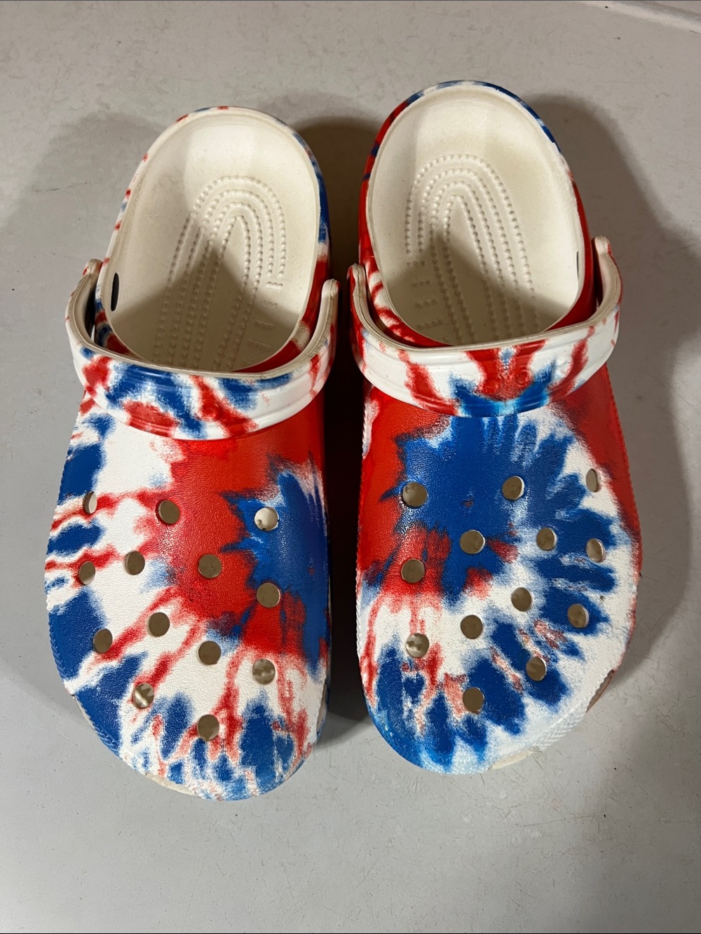 CROCS Tie-Dye Classic Clog in Red White Blue M10/W12 - Picture 14 of 16